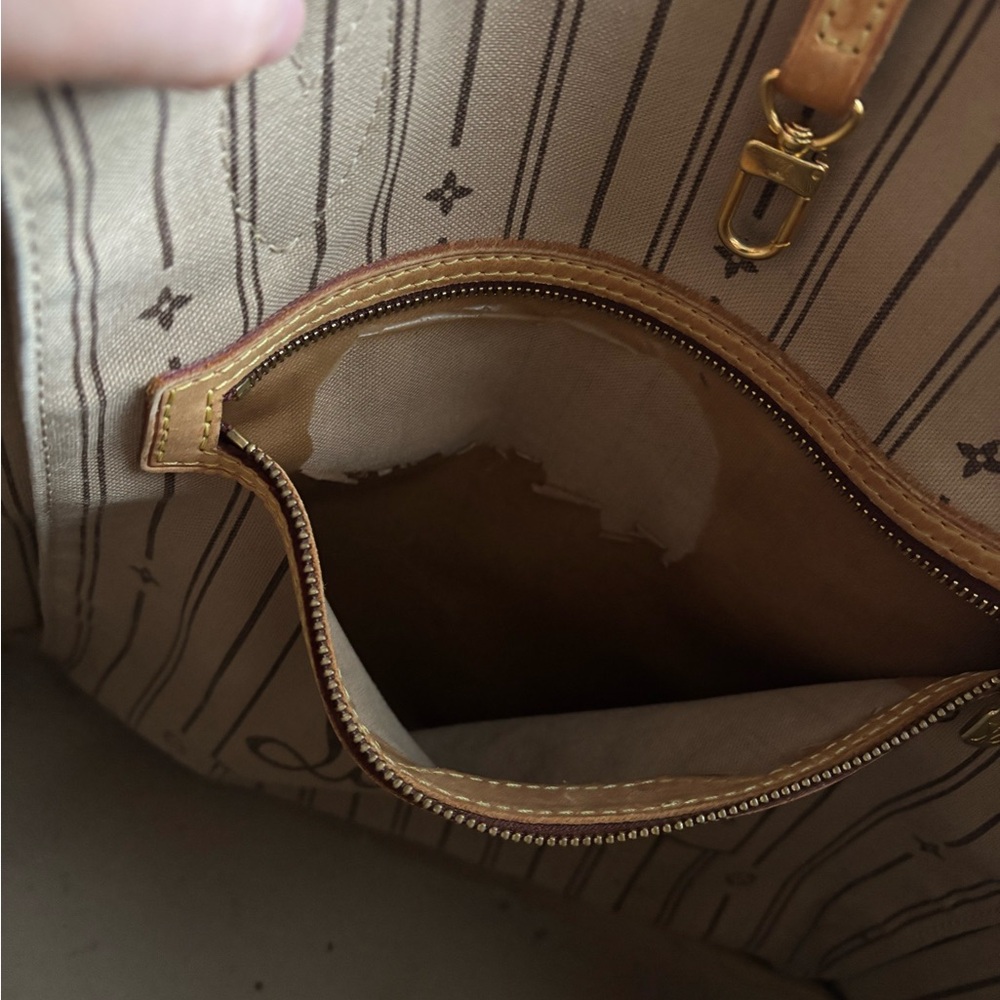 Louis Vuitton Neverfull MM - Picture 6 of 9